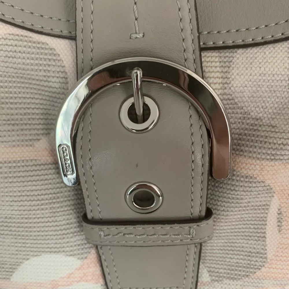 Coach vintage gray & peach fabric signature hobo purse - Picture 2 of 13